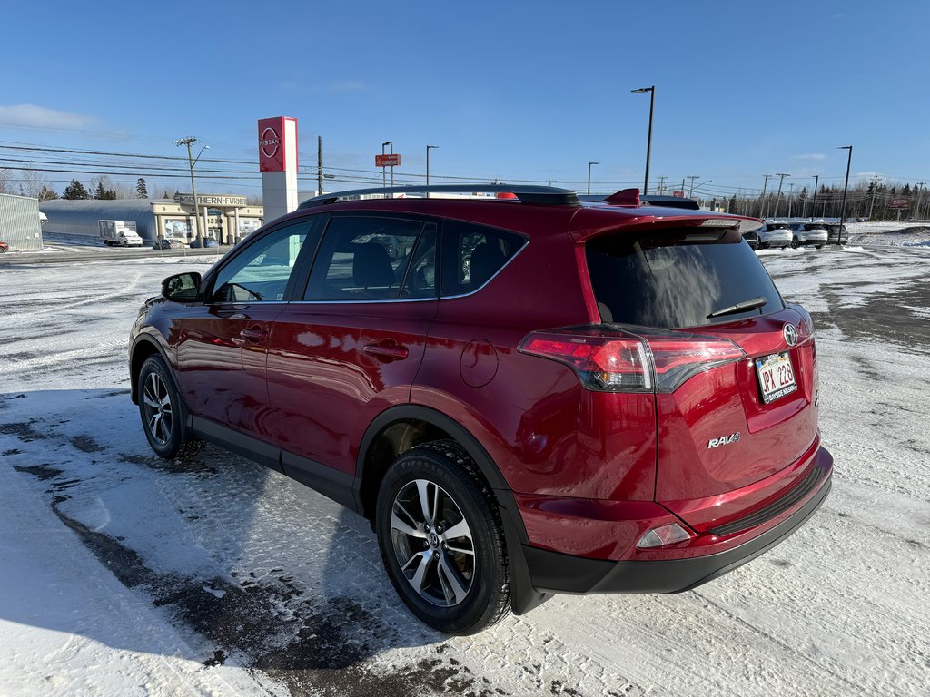 2018 Toyota RAV4 AWD LE in Bathurst, New Brunswick - 5 - w1024h768px