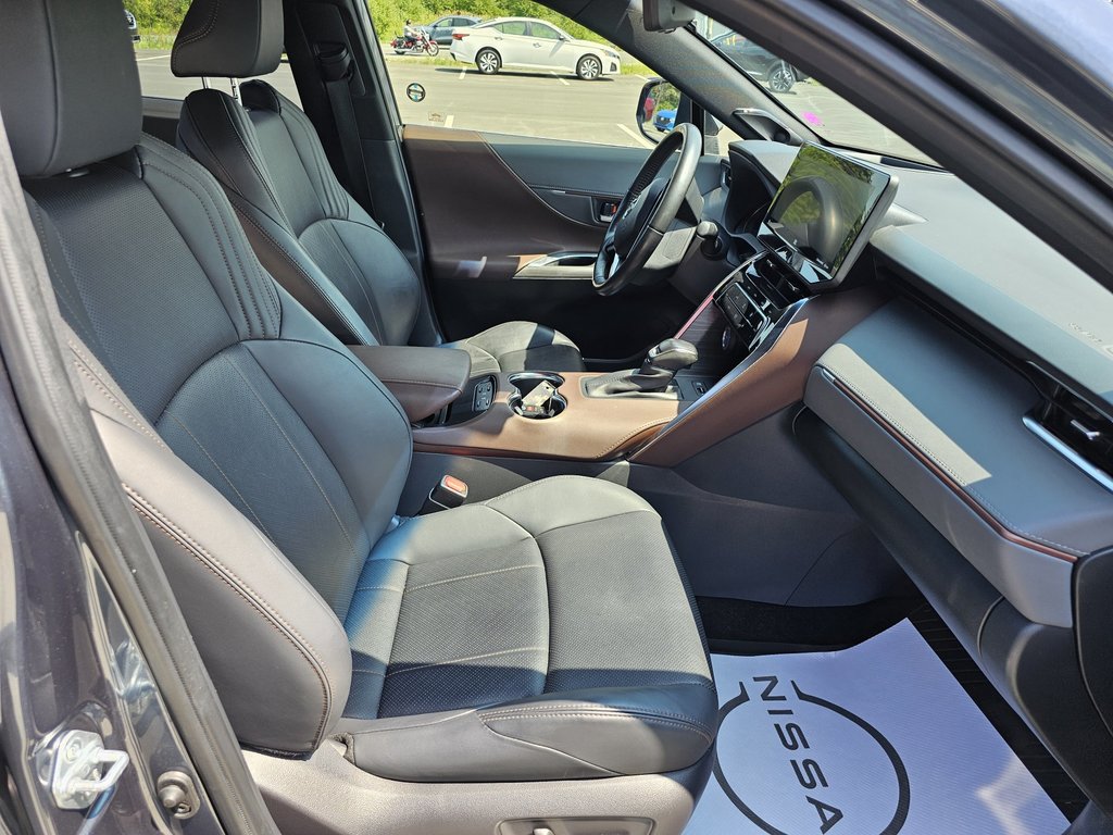 2021 Toyota VENZA HYBRID Venza Limited in Bathurst, New Brunswick - 11 - w1024h768px