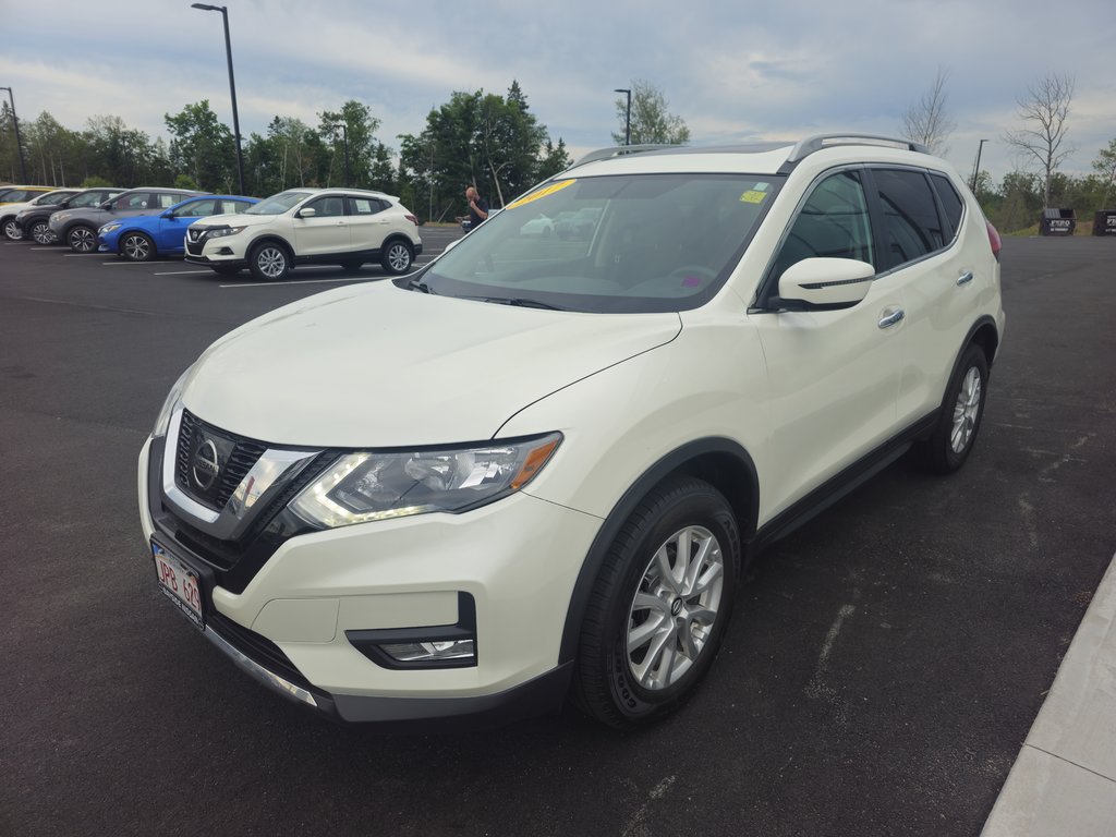 2017  Rogue SV AWD CVT in Bathurst, New Brunswick - 7 - w1024h768px