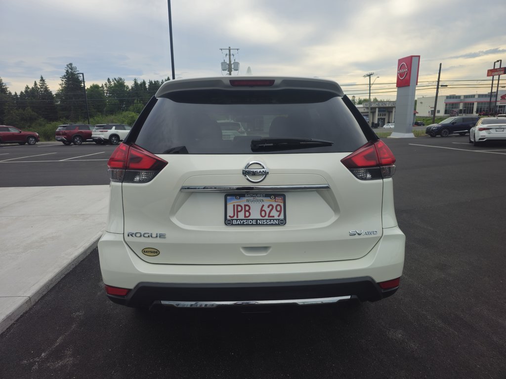 2017  Rogue SV AWD CVT in Bathurst, New Brunswick - 4 - w1024h768px