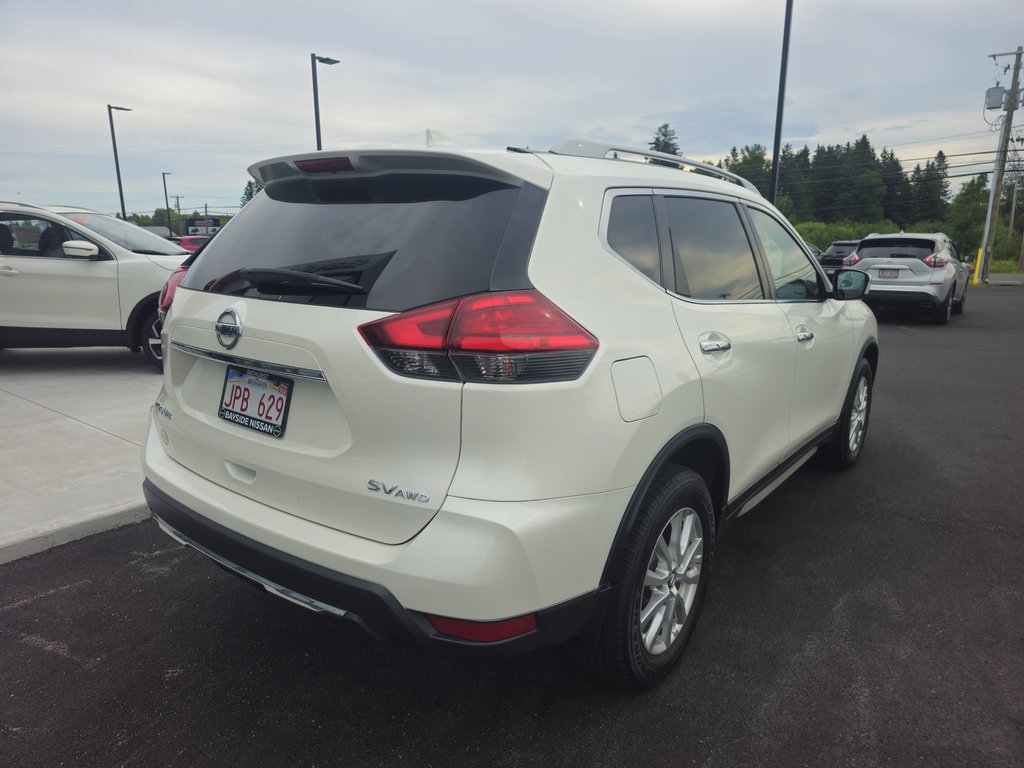 2017  Rogue SV AWD CVT in Bathurst, New Brunswick - 3 - w1024h768px