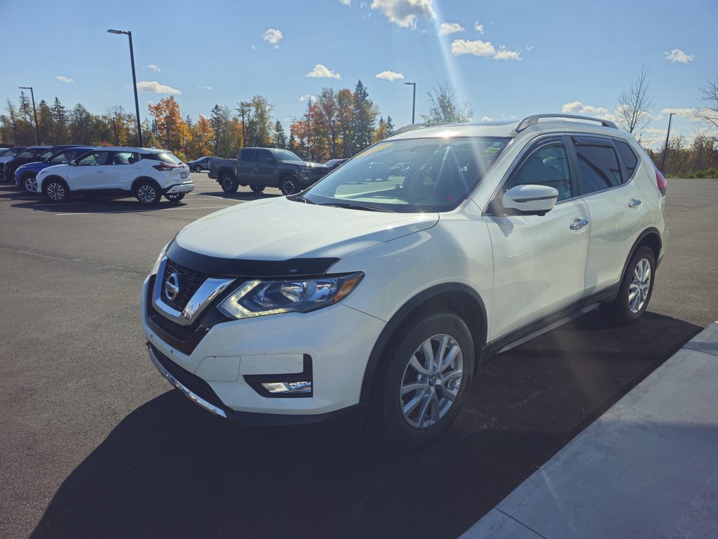 2017  Rogue SV AWD CVT in Bathurst, New Brunswick - 7 - w1024h768px