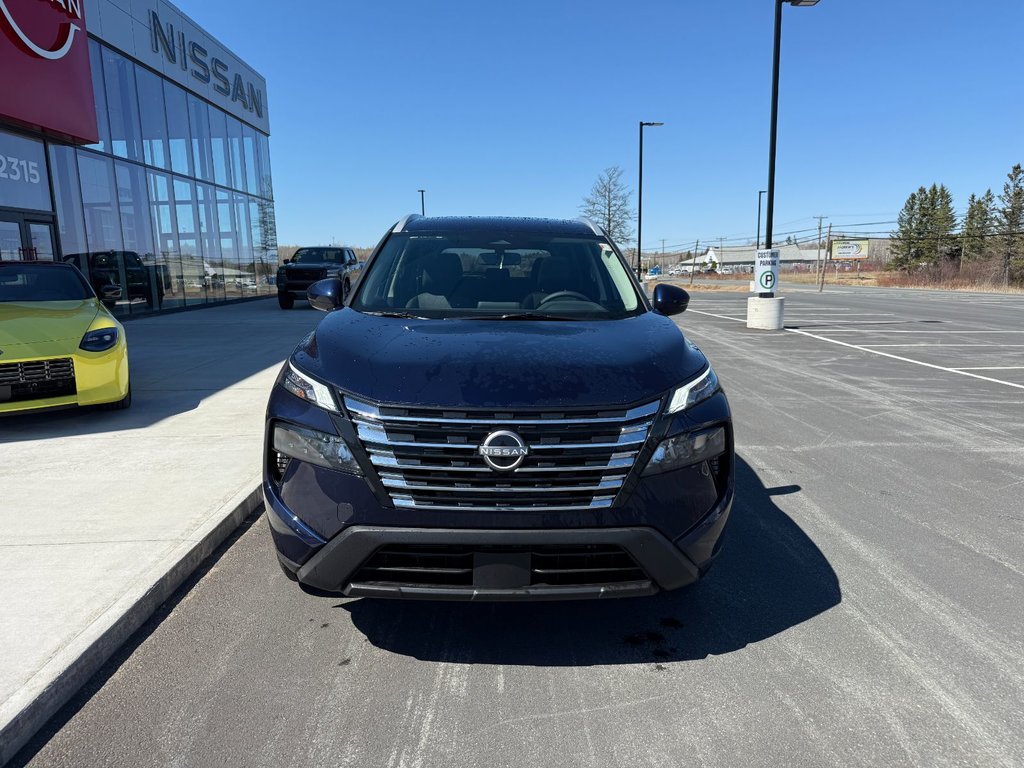 Nissan Rogue AWD SV Moonroof 2025 à Bathurst, Nouveau-Brunswick - 2 - w1024h768px