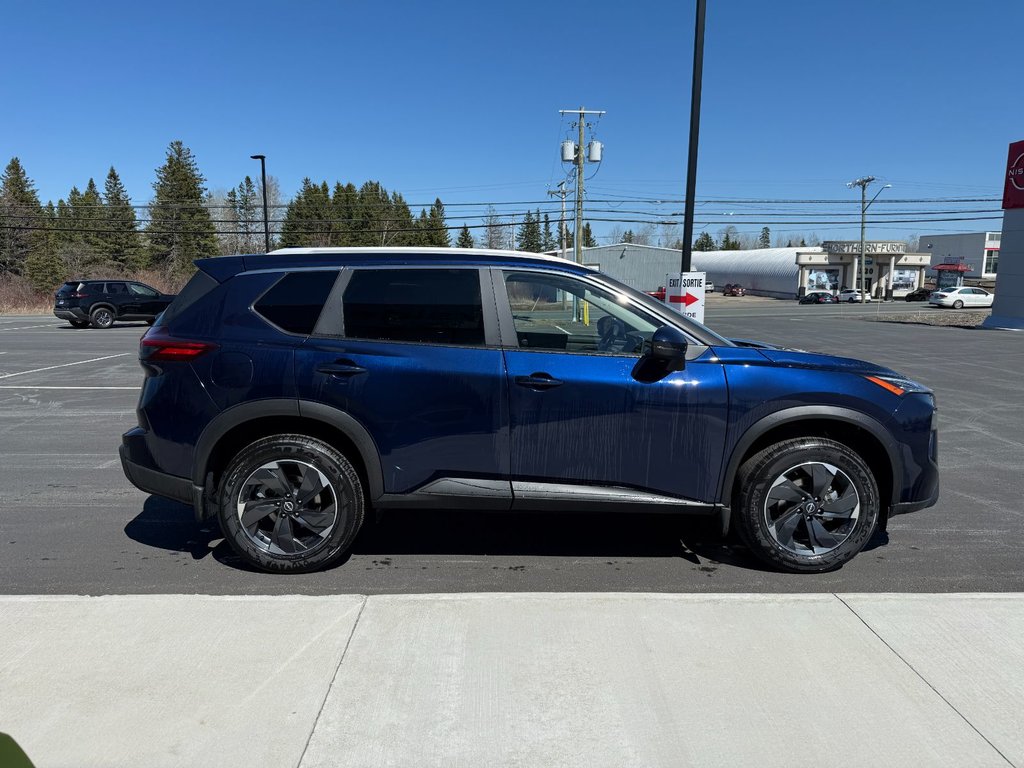 2025 Nissan Rogue AWD SV Moonroof in Bathurst, New Brunswick - 5 - w1024h768px