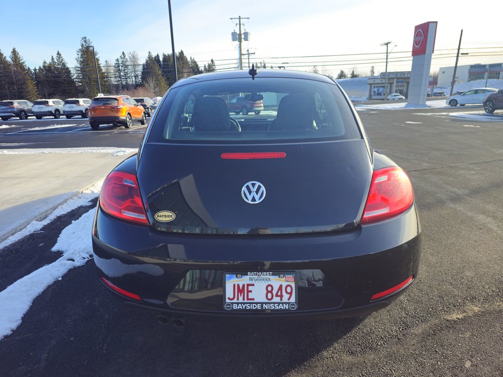 2015  The Beetle Comfortline 1.8T 6sp at w/ Tip in Bathurst, New Brunswick - 4 - w1024h768px