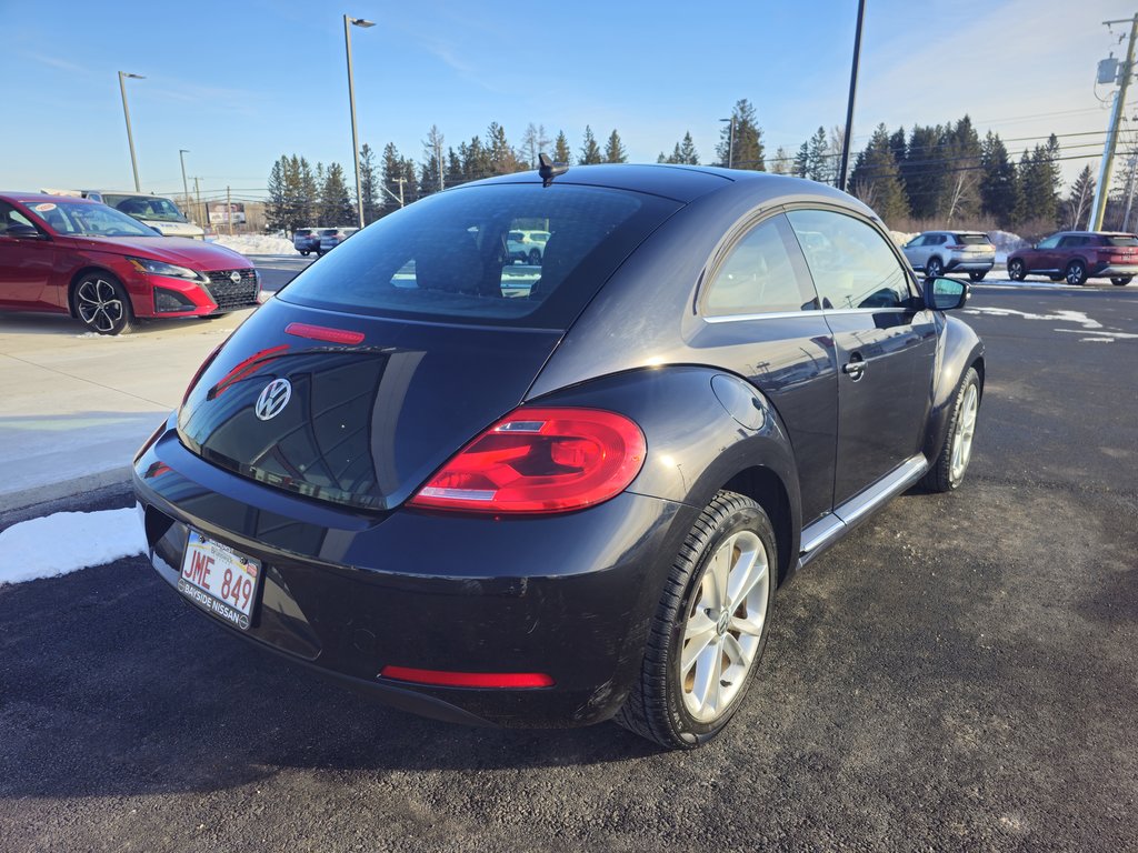 2015  The Beetle Comfortline 1.8T 6sp at w/ Tip in Bathurst, New Brunswick - 3 - w1024h768px