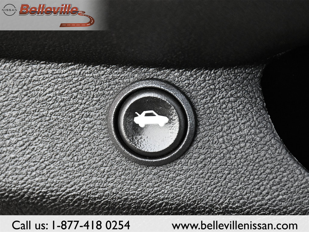2013 Chevrolet Camaro in Belleville, Ontario - 17 - w1024h768px