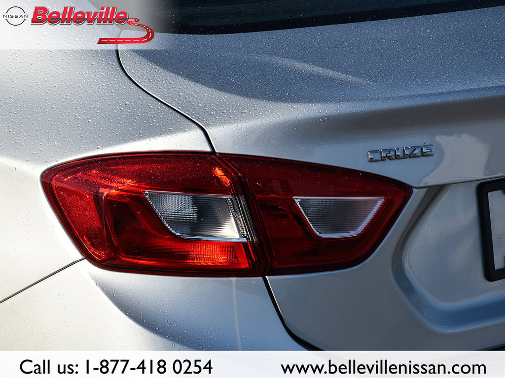 2019 Chevrolet Cruze in Belleville, Ontario - 7 - w1024h768px