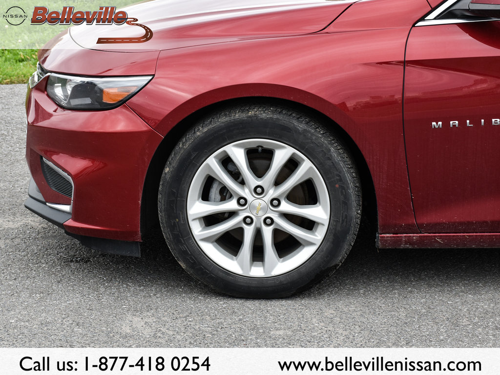 2017 Chevrolet Malibu in Belleville, Ontario - 4 - w1024h768px