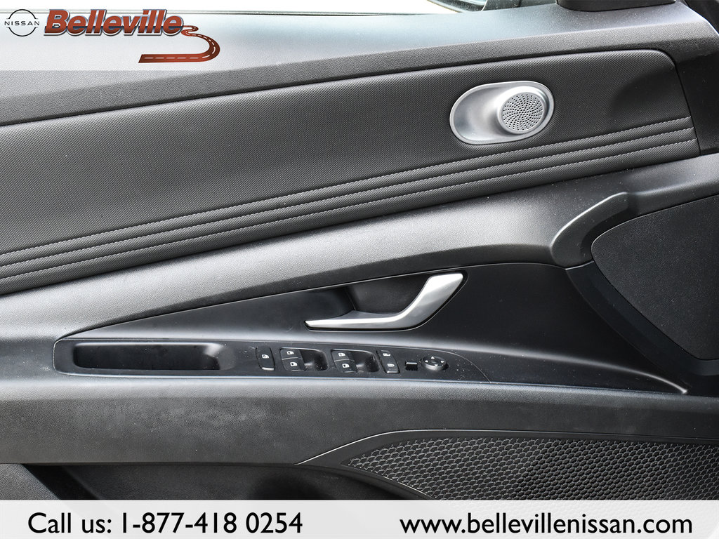 2021 Hyundai Elantra in Belleville, Ontario - 10 - w1024h768px