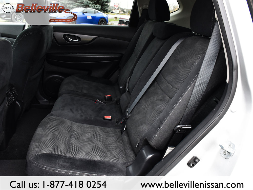 2016 Nissan Rogue in Belleville, Ontario - 16 - w1024h768px