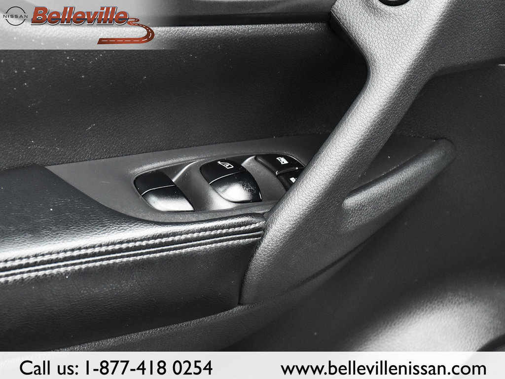 2016 Nissan Rogue in Belleville, Ontario - 10 - w1024h768px