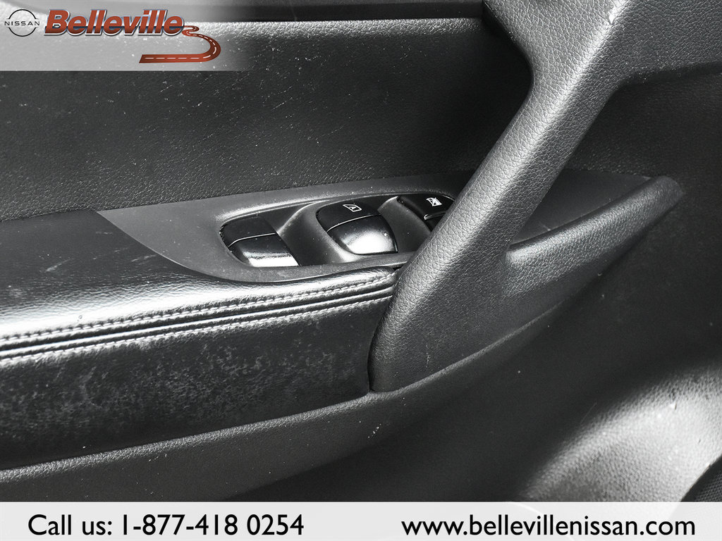 2016 Nissan Rogue in Belleville, Ontario - 10 - w1024h768px