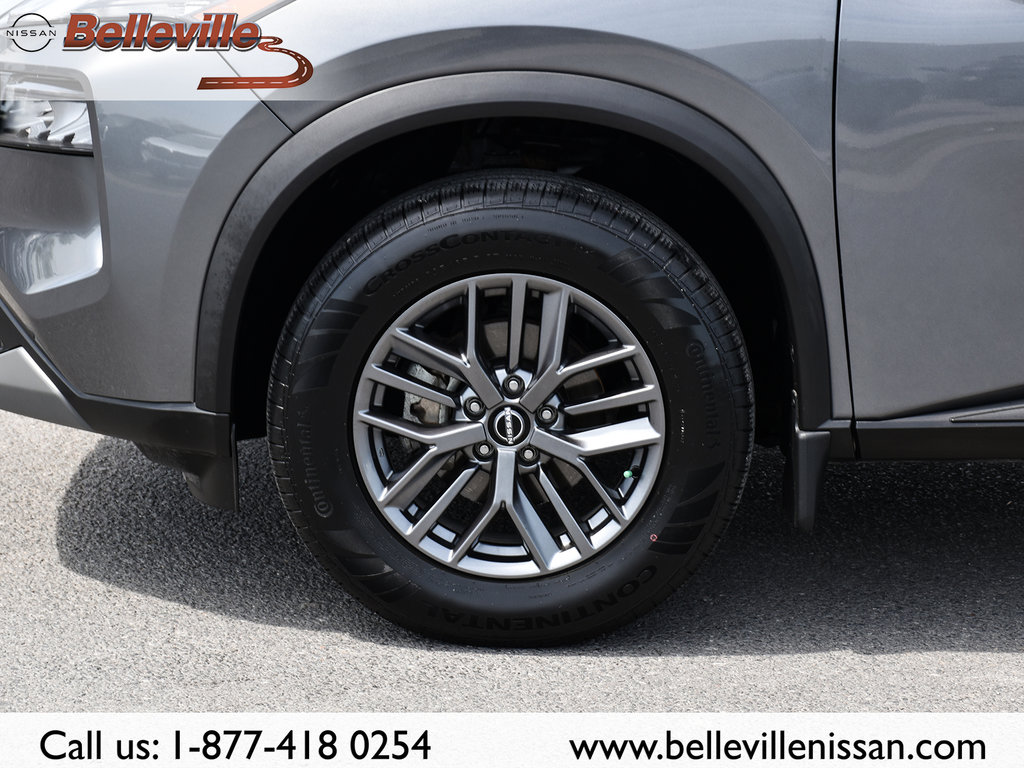 2022 Nissan Rogue in Belleville, Ontario - 4 - w1024h768px