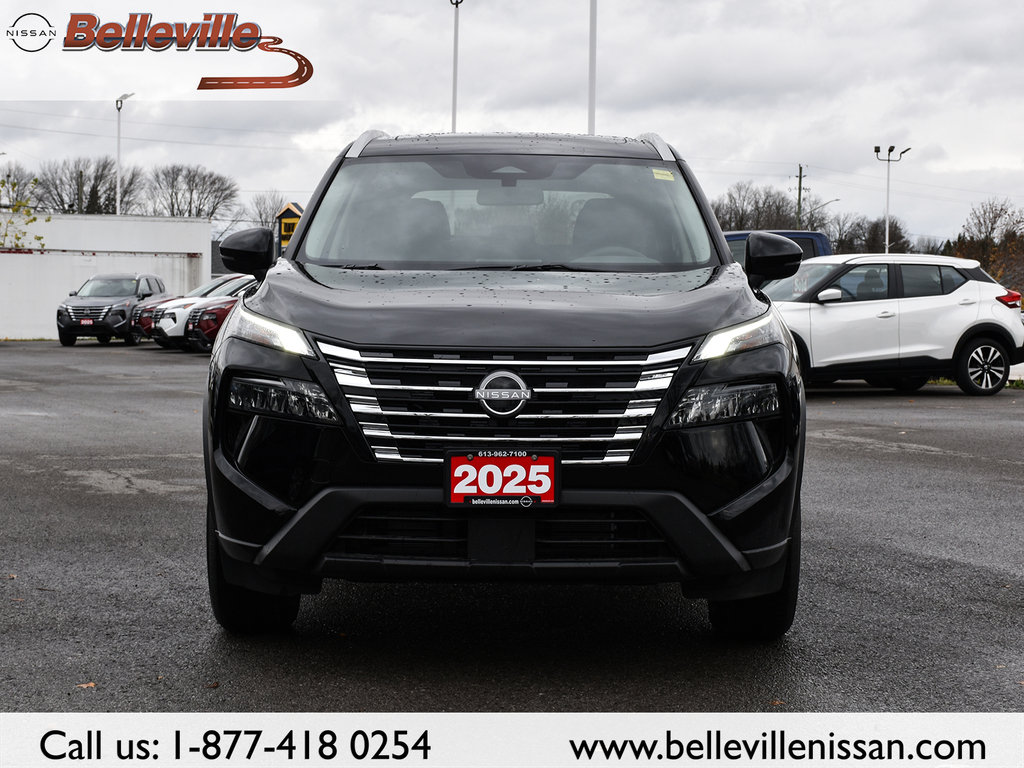 2025 Nissan Rogue in Pickering, Ontario - 3 - w1024h768px