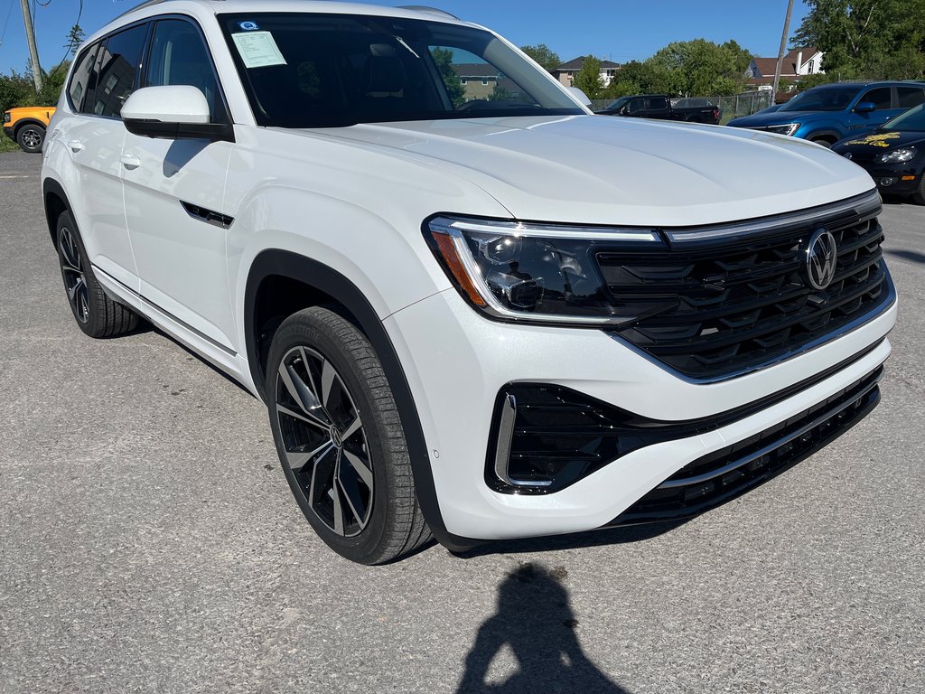 2024 Volkswagen Atlas in Pickering, Ontario - 3 - w1024h768px