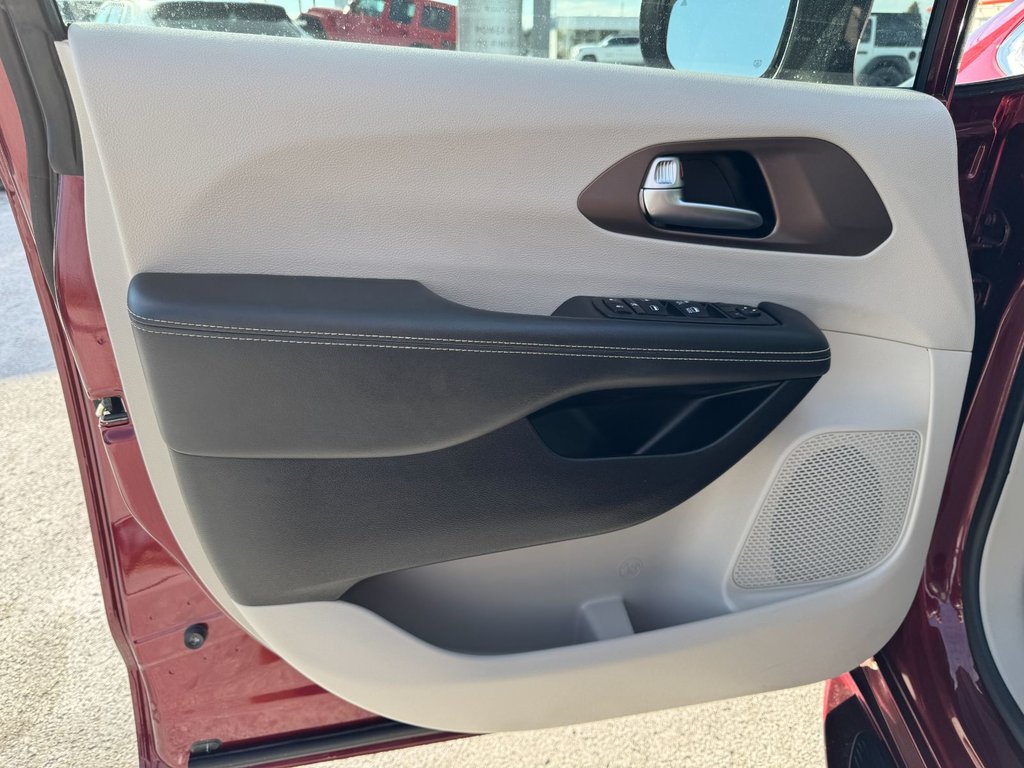 Chrysler Grand Caravan SXT 2022-7