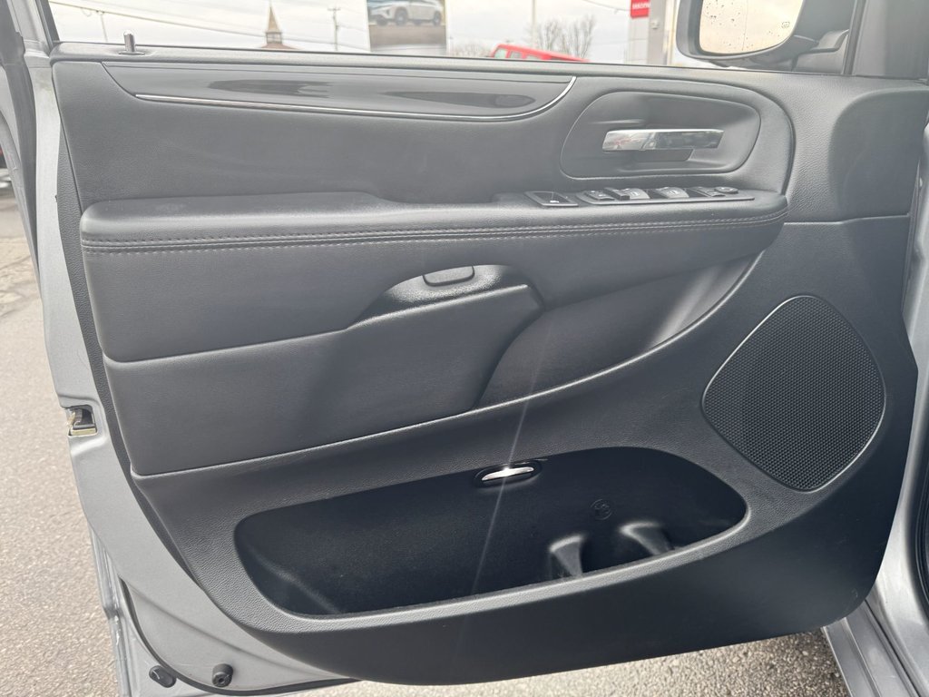 2020 Dodge Grand Caravan Premium Plus-6