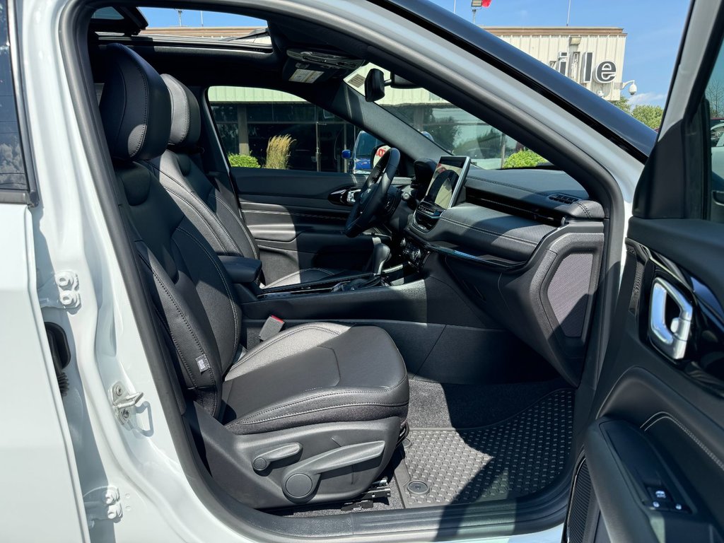 2024 Jeep Compass Altitude-7