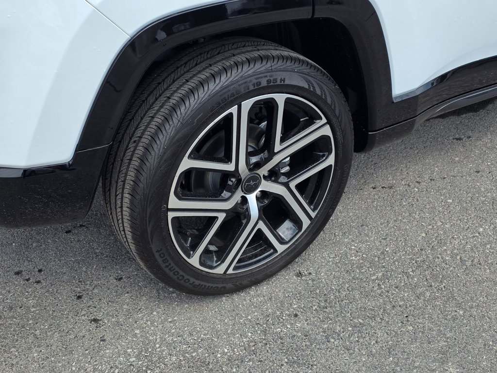 2025 Jeep Compass LIMITED-4