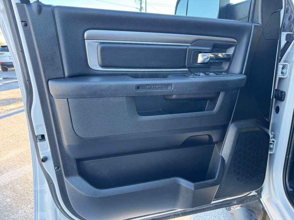 2022 Ram 1500 Classic Warlock-7