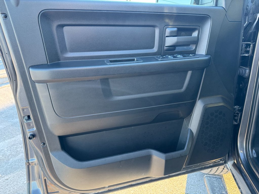 Ram 1500 Classic Express 2022-7