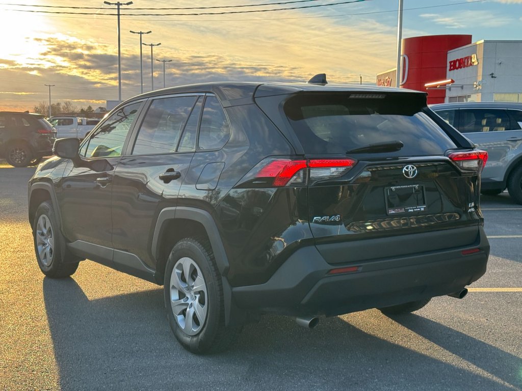 Toyota RAV4 LE 2023-1