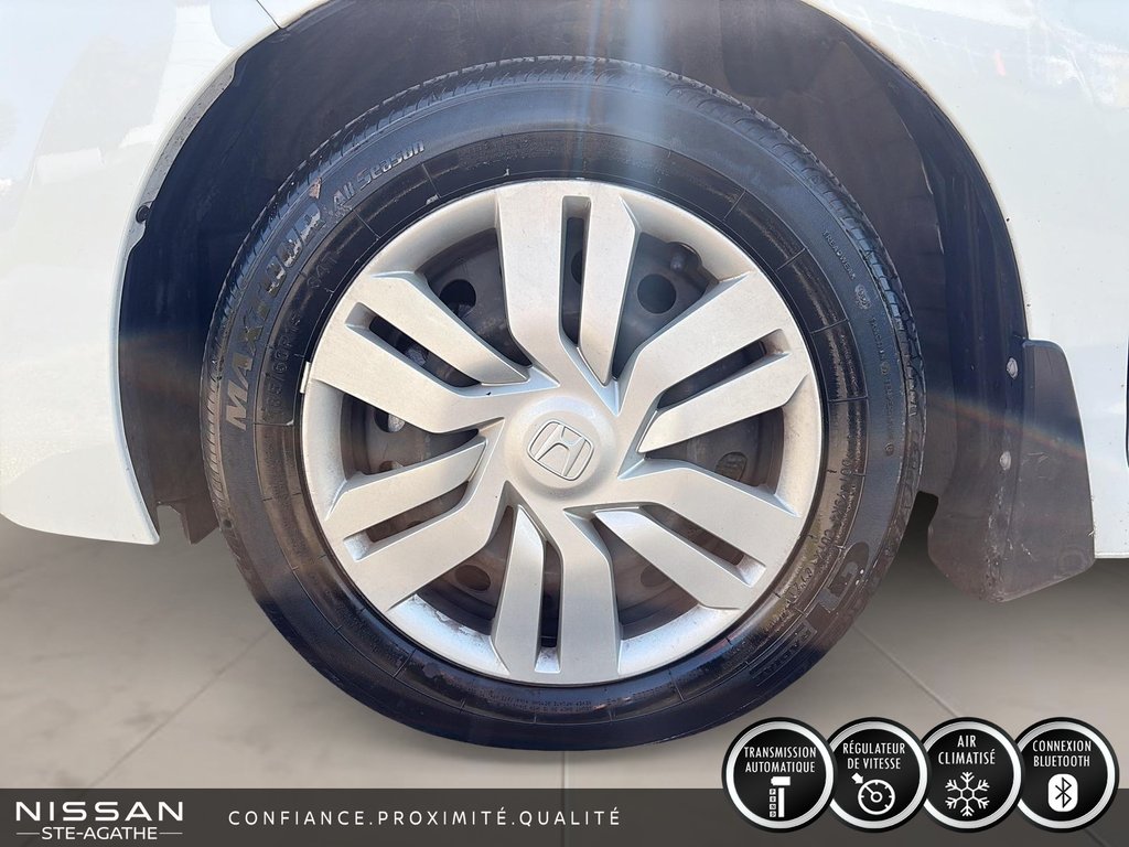 2016 Honda Fit LX in Ste-Agathe des Monts, Quebec - 7 - w1024h768px