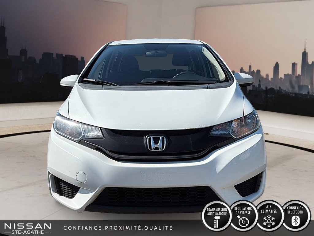 2016 Honda Fit LX in Ste-Agathe des Monts, Quebec - 2 - w1024h768px