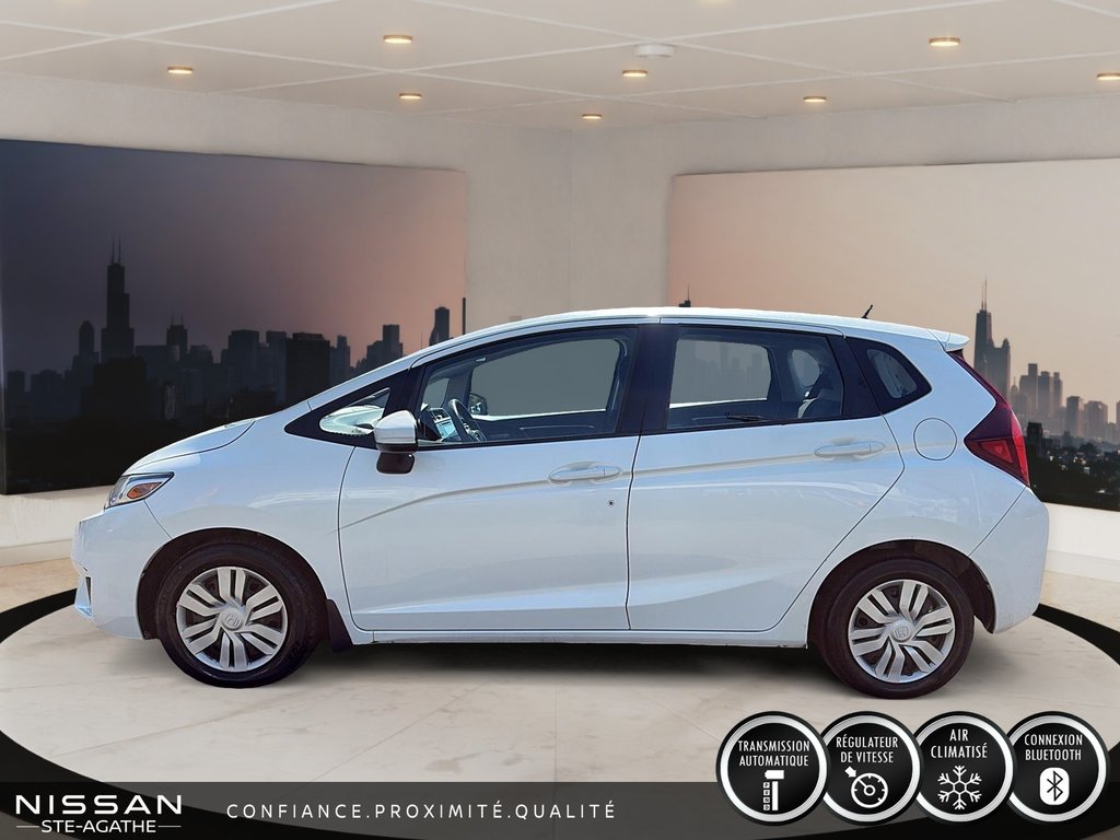2016 Honda Fit LX in Ste-Agathe des Monts, Quebec - 6 - w1024h768px