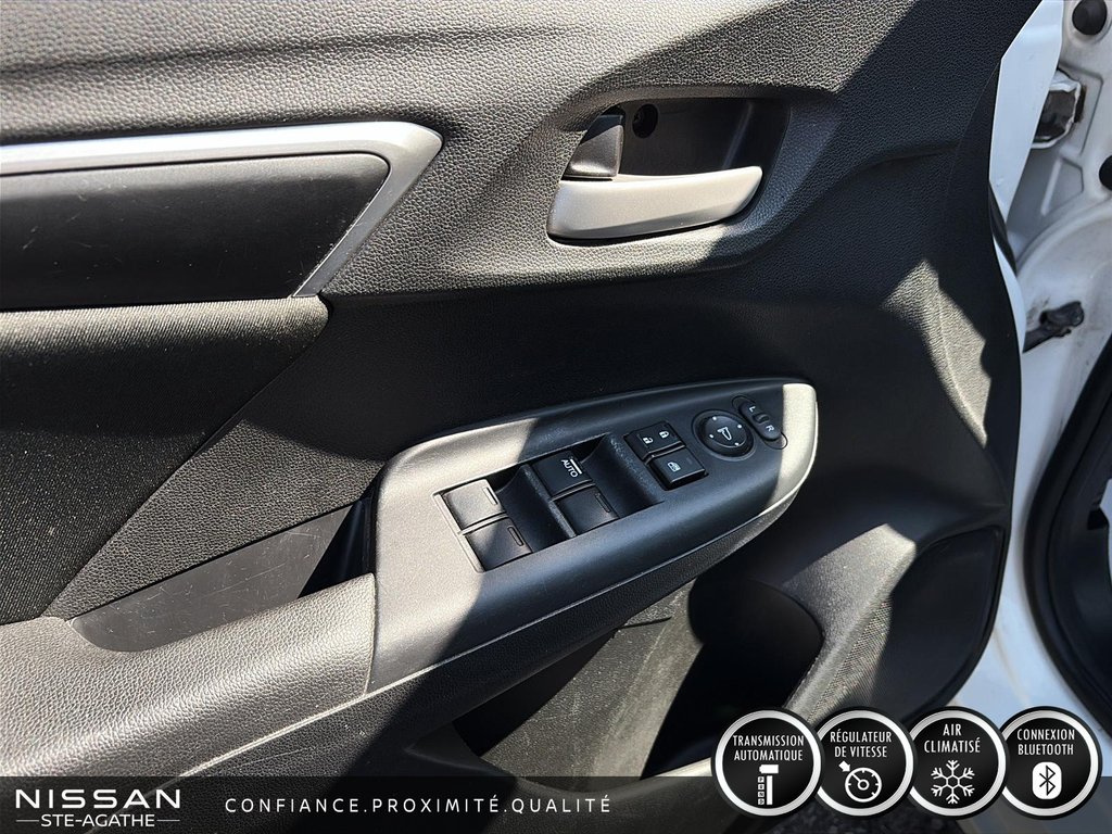 2016 Honda Fit LX in Ste-Agathe des Monts, Quebec - 14 - w1024h768px