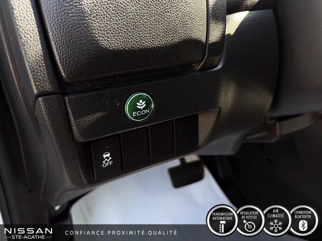 2016 Honda Fit LX in Ste-Agathe des Monts, Quebec - 15 - w1024h768px