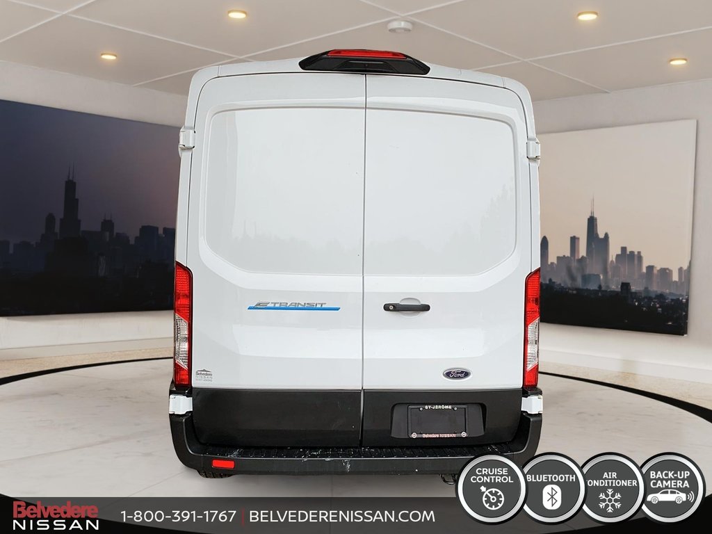2023 Ford E-Transit Cargo Van ELECTRIQUE 68KWH 203KM AUTO CAMERA in Saint-Jérôme, Quebec - 4 - w1024h768px