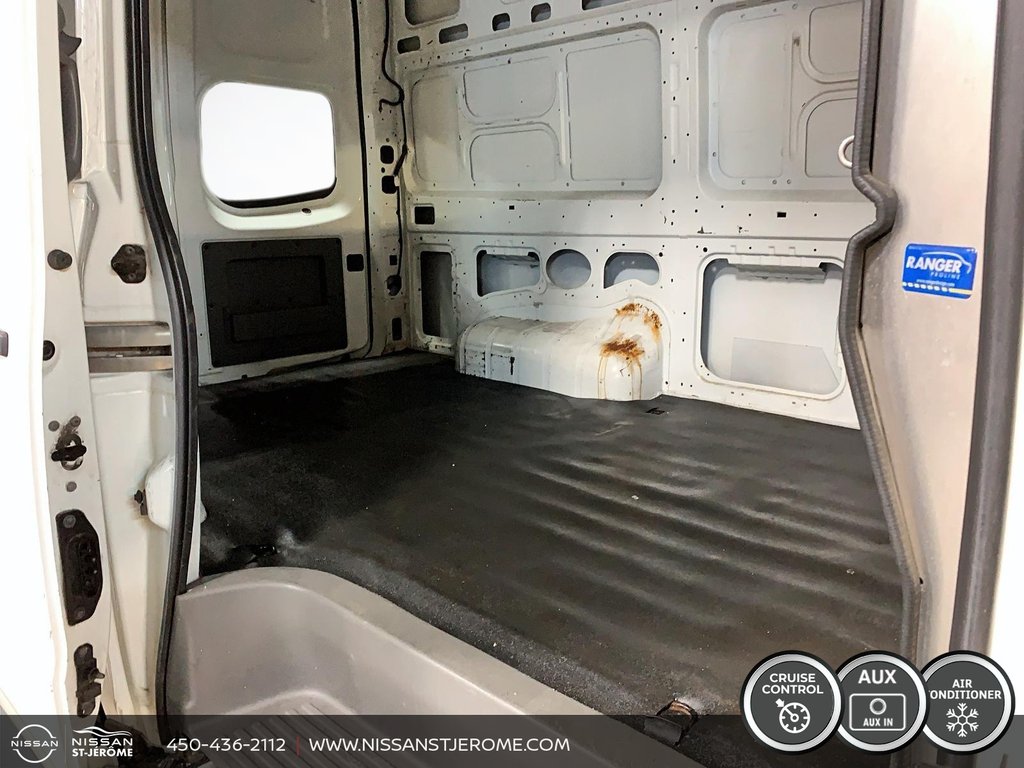 2013 Nissan NV S AUTOMATIQUE A/C in Saint-Jérôme, Quebec - 8 - w1024h768px