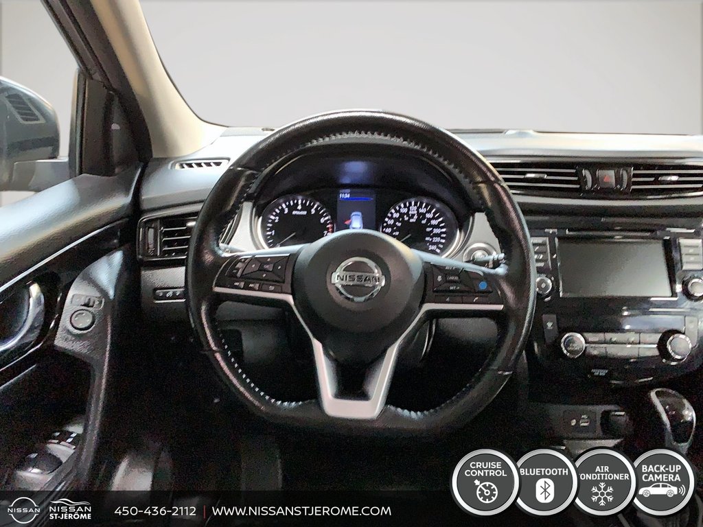 Nissan Qashqai SV AWD AUTOMATIQUE TOIT CAMÉRA RECUL MAGS USB 2023 à Charlemagne, Québec - 12 - w1024h768px