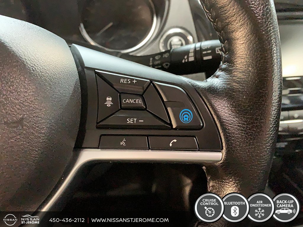 Nissan Qashqai SV AWD AUTOMATIQUE TOIT CAMÉRA RECUL MAGS USB 2023 à Charlemagne, Québec - 18 - w1024h768px