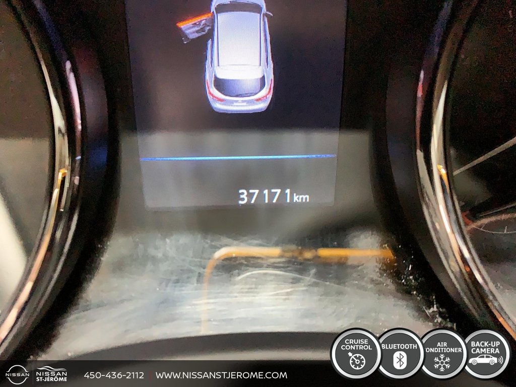 Nissan Qashqai SV AWD AUTOMATIQUE TOIT CAMÉRA RECUL MAGS USB 2023 à Charlemagne, Québec - 13 - w1024h768px