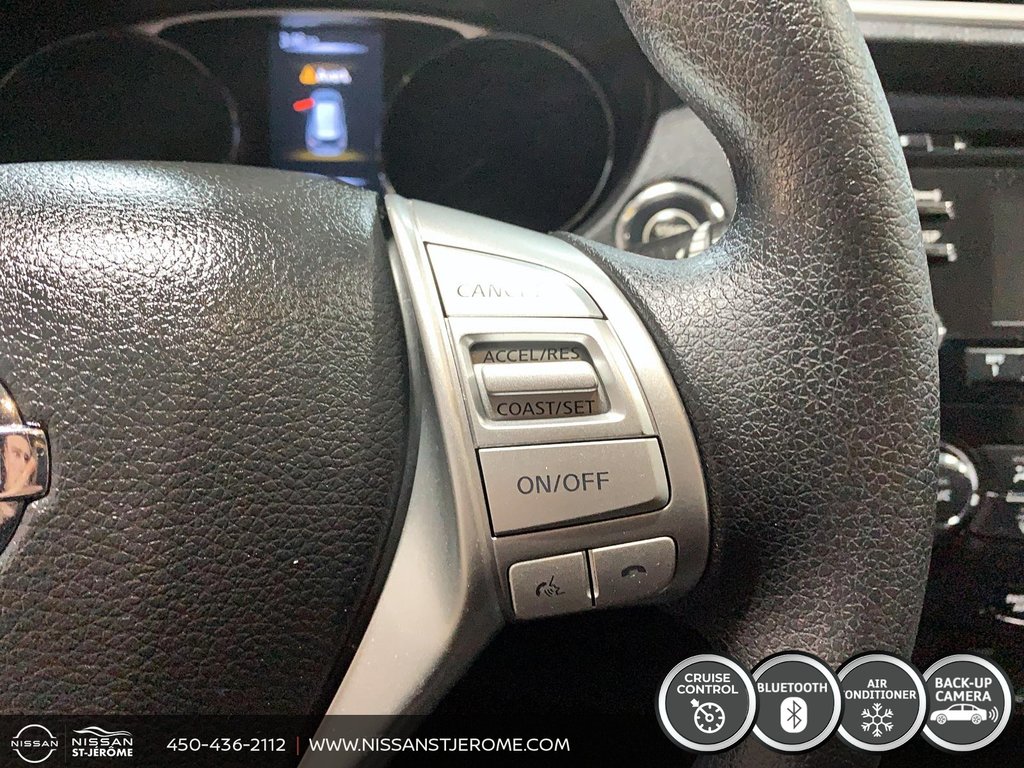 Nissan Rogue SV AUTOMATIQUE A/C BLUETOOH MAGS DÉMARREUR CAMÉRA 2016 à Charlemagne, Québec - 17 - w1024h768px