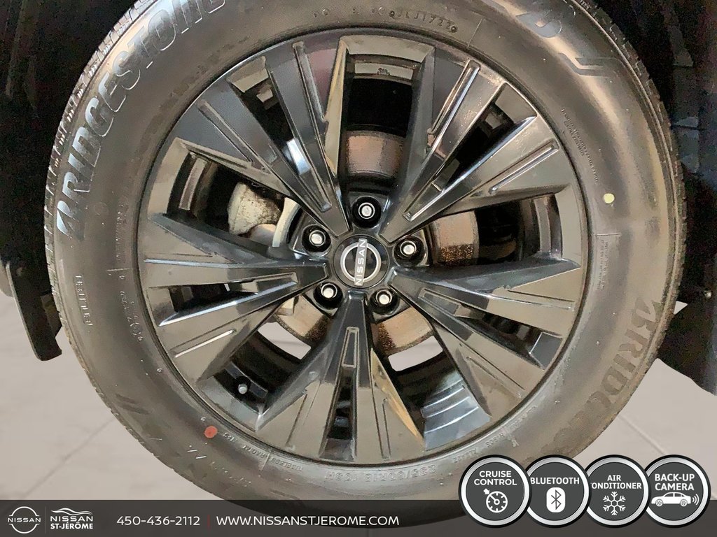 2022 Nissan Rogue SV in Charlemagne, Quebec - 7 - w1024h768px