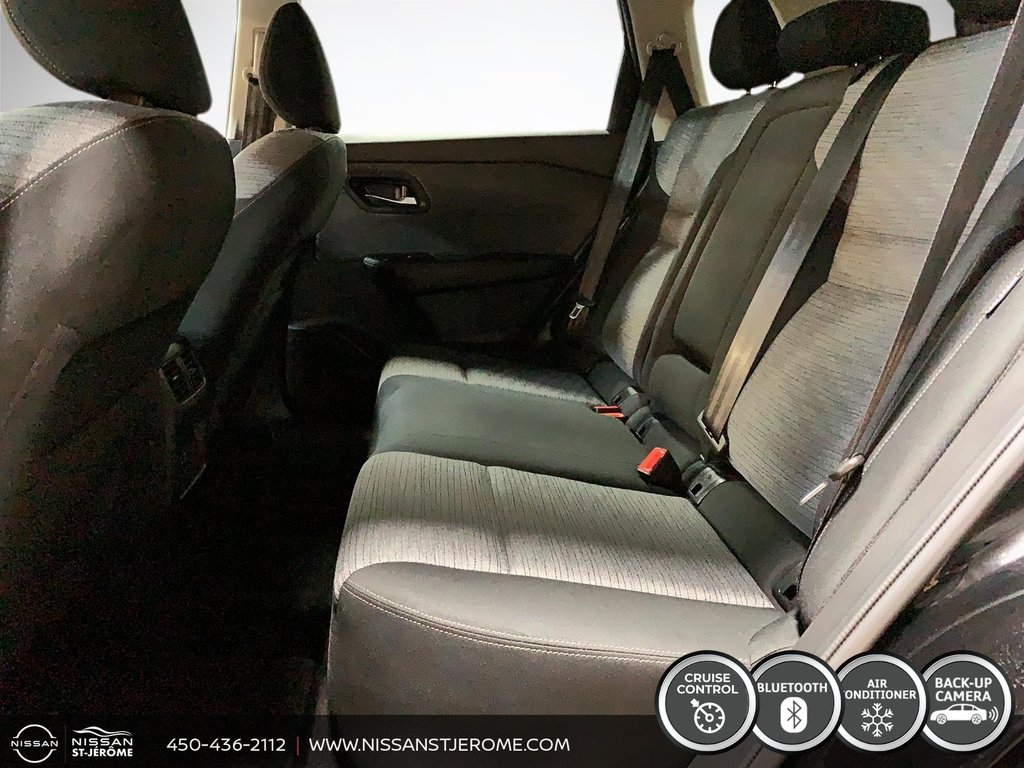 2022 Nissan Rogue SV in Charlemagne, Quebec - 10 - w1024h768px