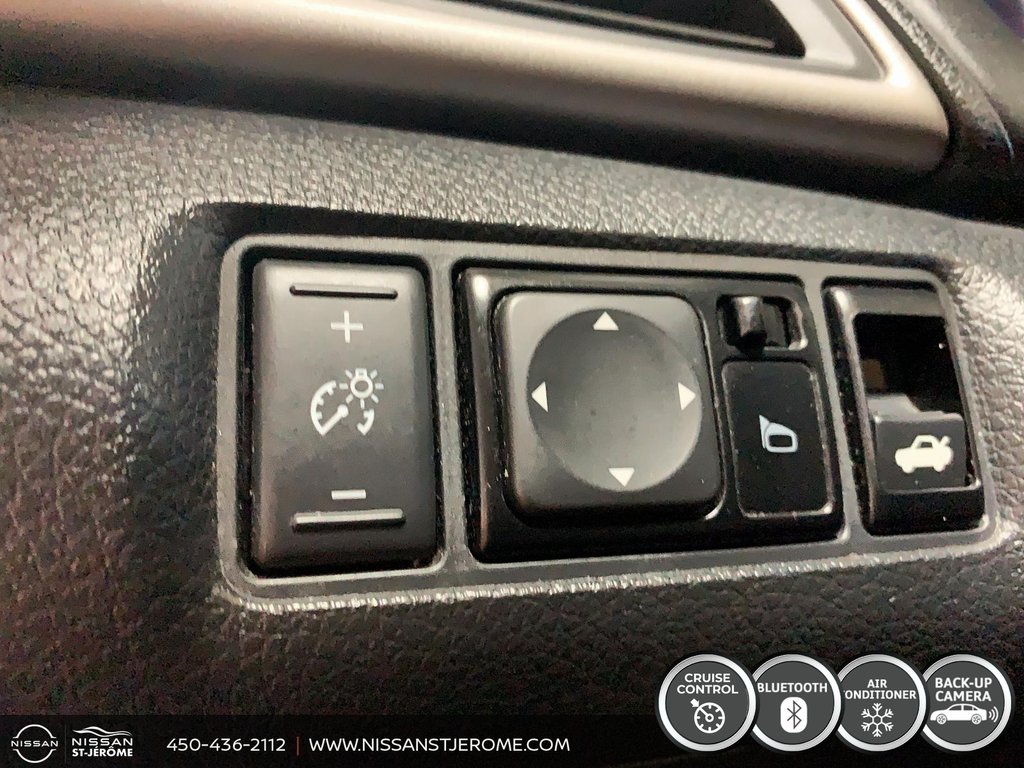 2015 Nissan Sentra SR AUTOMATIQUE NAV A/C BLUETOOTH MAGS TOIT OUVRANT in Charlemagne, Quebec - 17 - w1024h768px