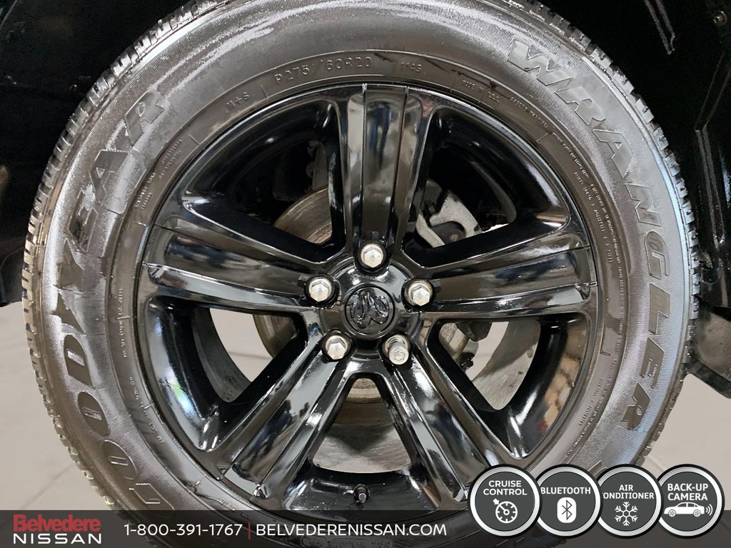 2022 Ram 1500 Classic WARLOCK QUAD CAB 4X4 BLACK EDITION in Saint-Jérôme, Quebec - 7 - w1024h768px
