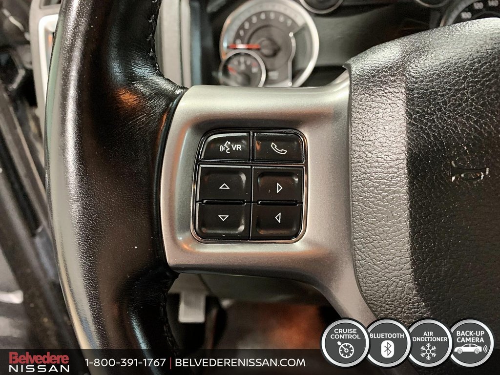2022 Ram 1500 Classic WARLOCK QUAD CAB 4X4 BLACK EDITION in Saint-Jérôme, Quebec - 16 - w1024h768px