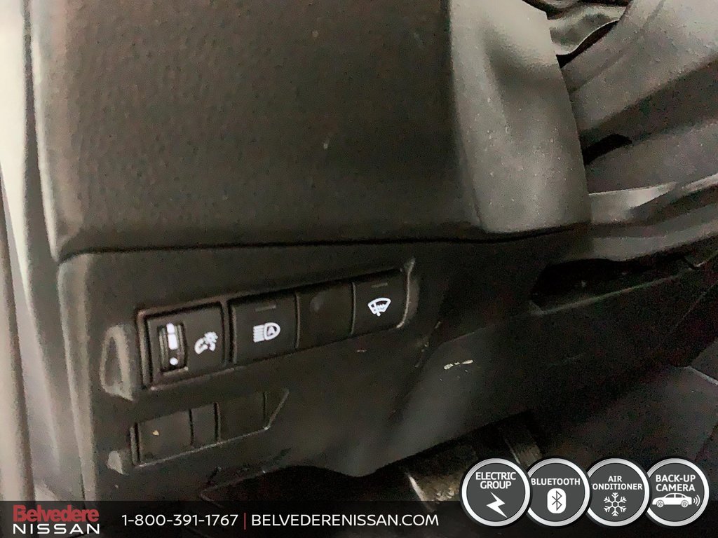 2023 Toyota COROLLA CROSS LE AWD A/C BLUETOOTH CAMÉRA MAGS VOLANT CHAUFFANT in Saint-Jérôme, Quebec - 20 - w1024h768px