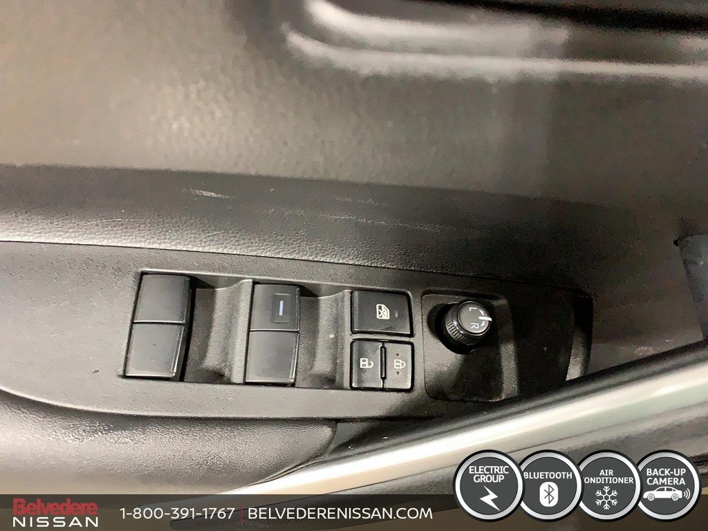 2023 Toyota COROLLA CROSS LE AWD A/C BLUETOOTH CAMÉRA MAGS VOLANT CHAUFFANT in Saint-Jérôme, Quebec - 19 - w1024h768px