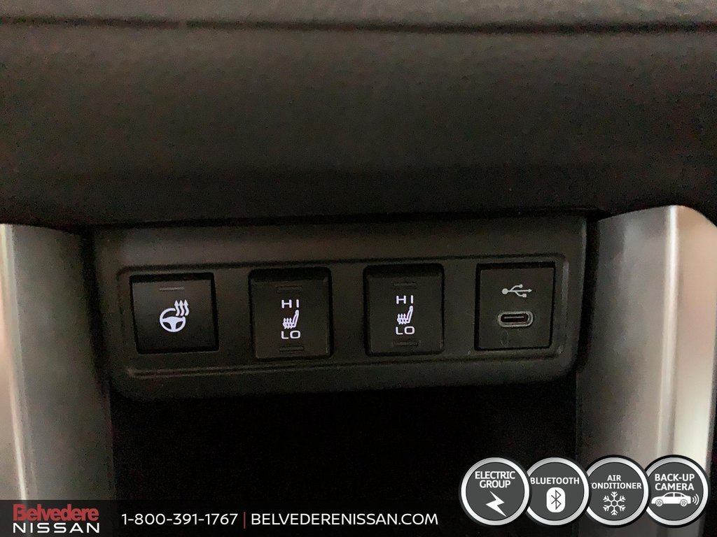 2023 Toyota COROLLA CROSS LE AWD A/C BLUETOOTH CAMÉRA MAGS VOLANT CHAUFFANT in Saint-Jérôme, Quebec - 18 - w1024h768px
