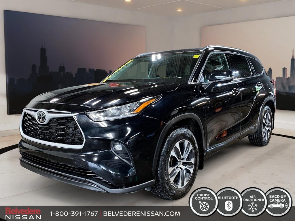 2021 Toyota Highlander XLE AWD TOIT OUVRANT CUIR MAGS 8 PASSAGERS in Saint-Jérôme, Quebec - 1 - w1024h768px