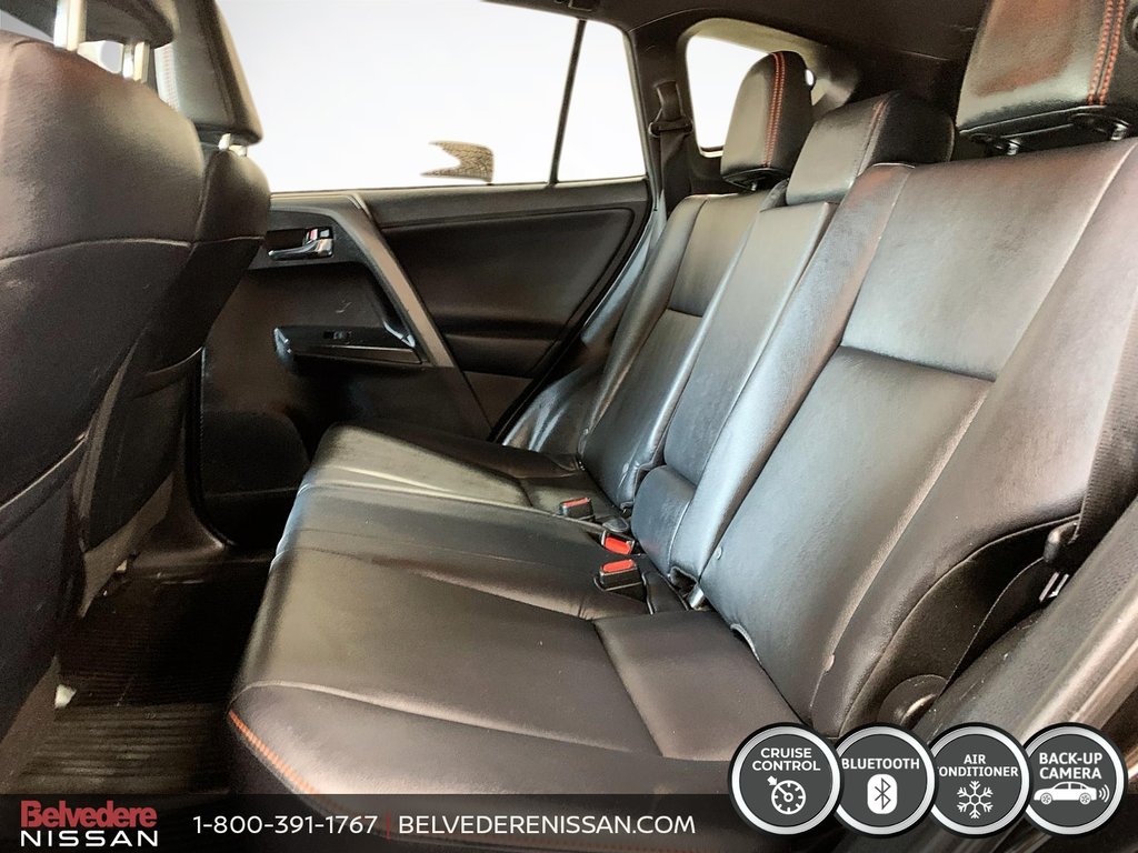 2016 Toyota RAV4 SE AWD CUIR TOIT OUVRANT CAMÉRA SIEGES CHAUFFANT in Saint-Jérôme, Quebec - 10 - w1024h768px