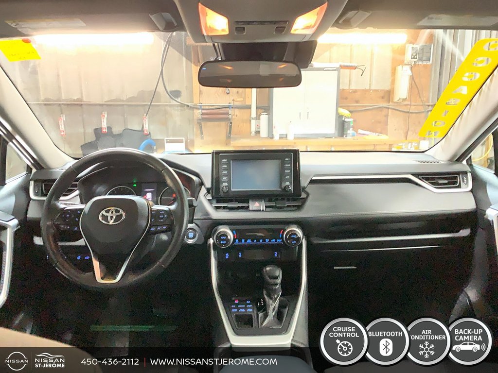 Toyota RAV4 XLE AWD A/C BLUETOOTH MAGS TOIT OUVRANT CAMÉRA USB 2019 à Charlemagne, Québec - 11 - w1024h768px