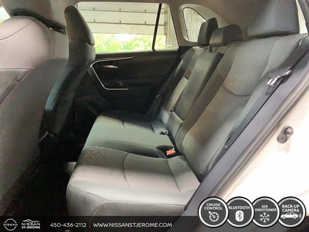 Toyota RAV4 XLE AWD A/C BLUETOOTH MAGS TOIT OUVRANT CAMÉRA USB 2019 à Charlemagne, Québec - 10 - w1024h768px